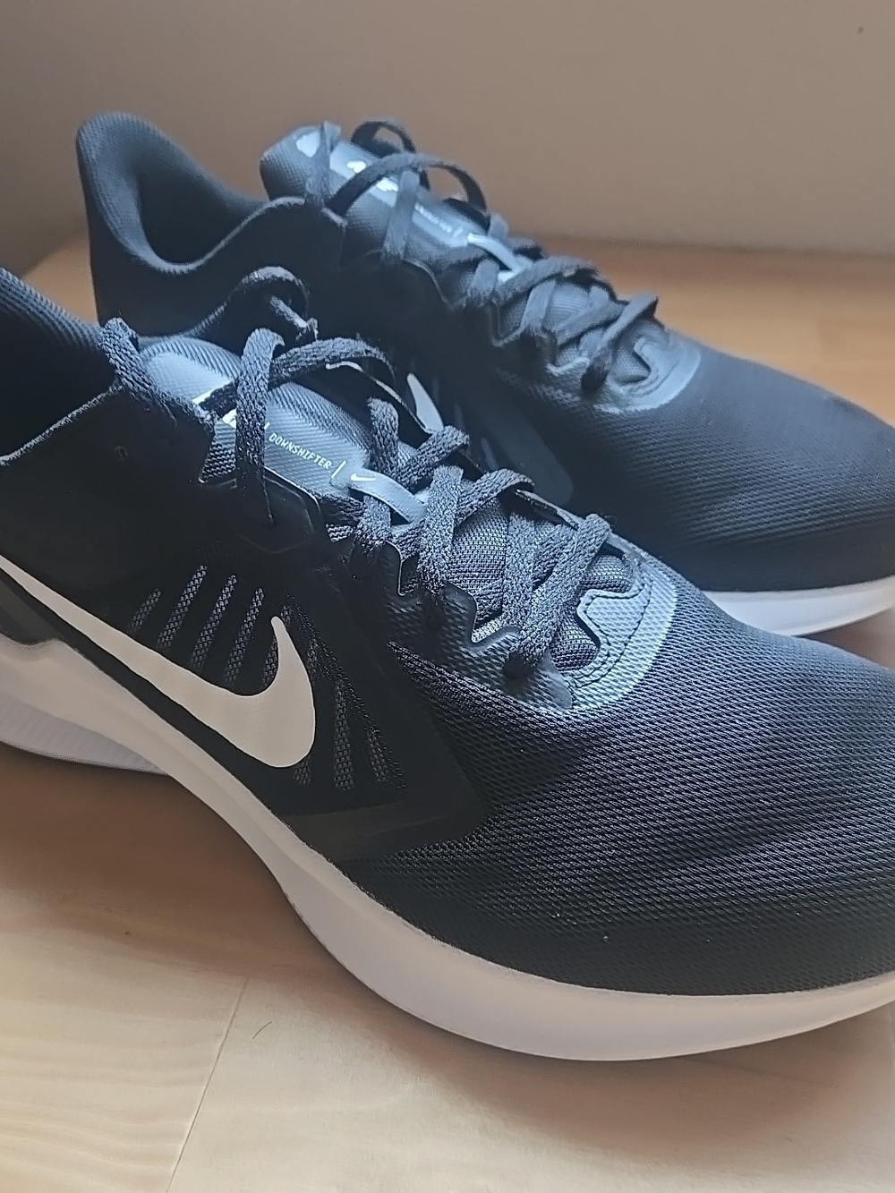 Nike Men’s Black and White Training Sneakers